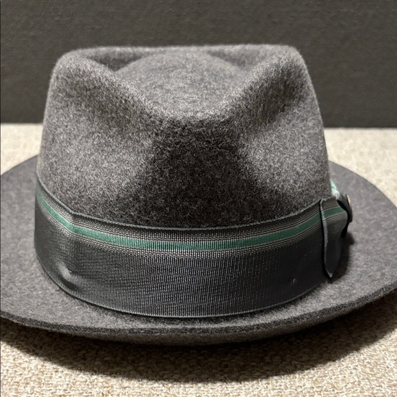 Goorin Bros. Wool Fedora Hat with Ribbon Accent. So stylish! - Picture 5 of 7